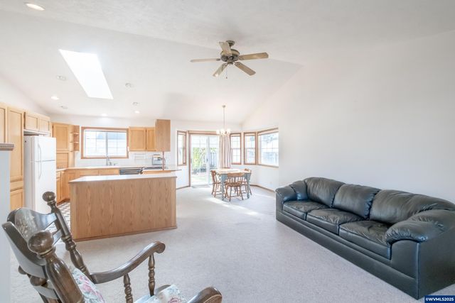 980 Cleveland St, Aumsville, OR 97325