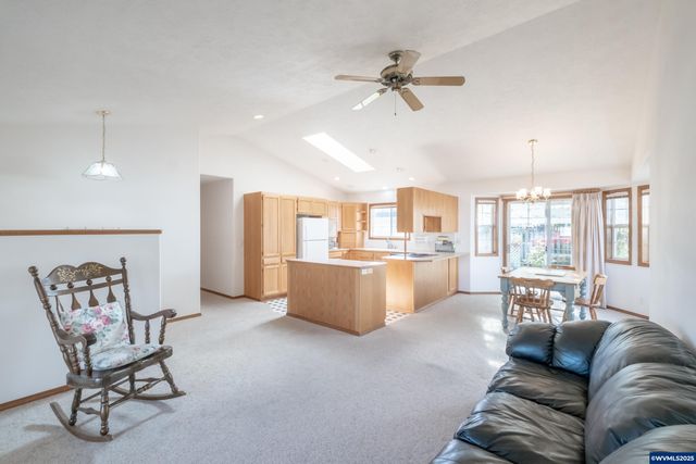 980 Cleveland St, Aumsville, OR 97325