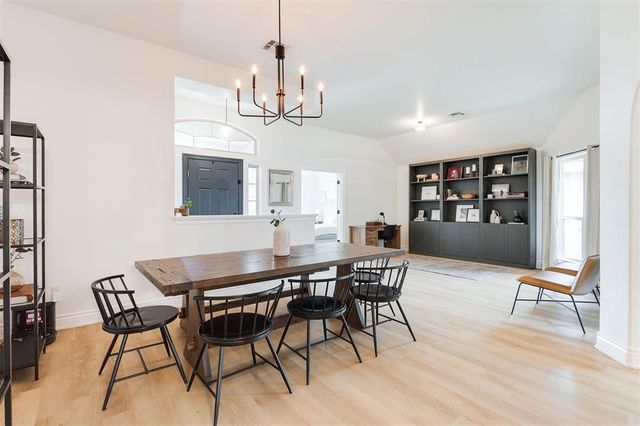 1621 NW 163rd Street, Edmond, OK 73013