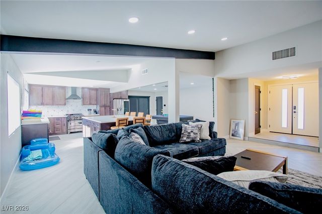 6287 Katella Avenue, Las Vegas, NV 89118