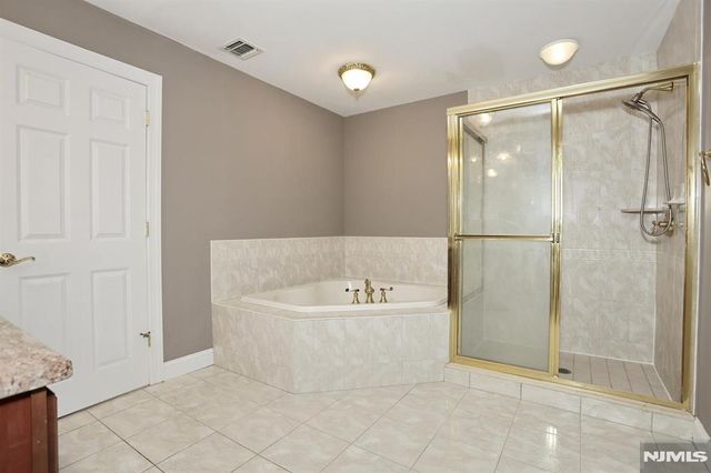 26 Candlewood Drive, Old Tappan, NJ 07675