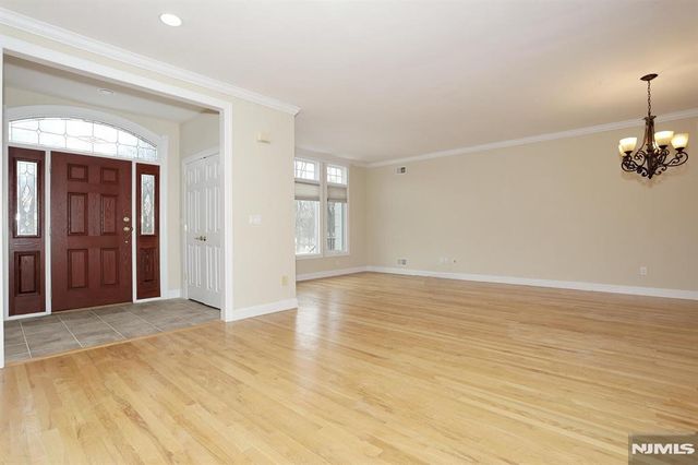 26 Candlewood Drive, Old Tappan, NJ 07675