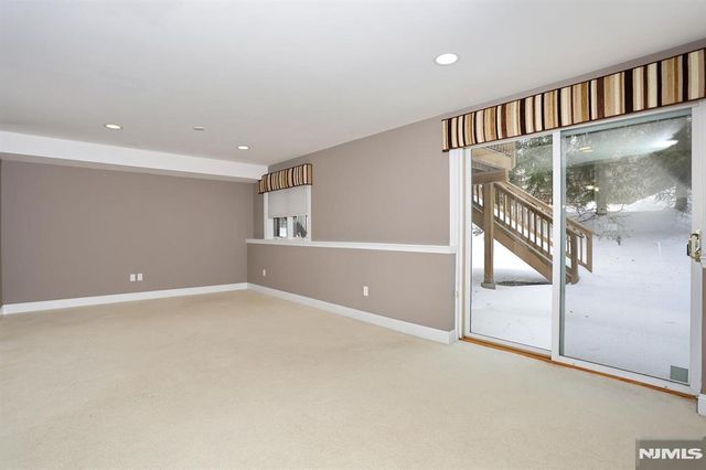 26 Candlewood Drive, Old Tappan, NJ 07675