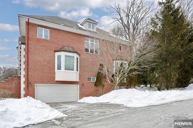 26 Candlewood Drive, Old Tappan, NJ 07675