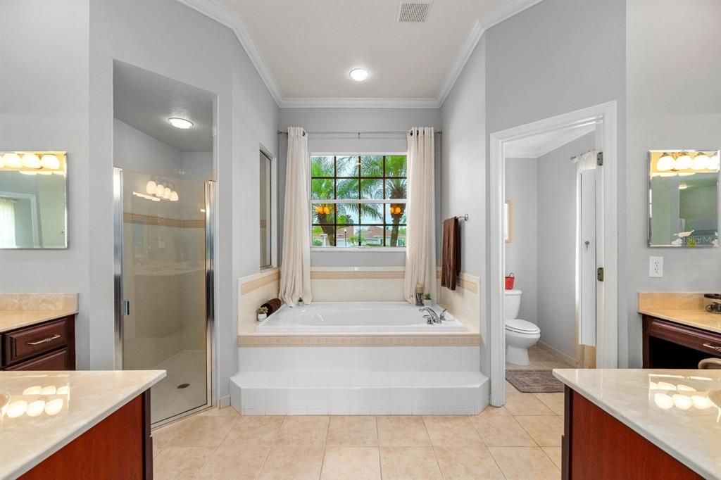 Image 10 of property listing at 3807 DIAMANTE COURT, Ruskin, FL 33573