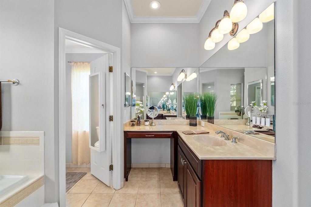 Image 12 of property listing at 3807 DIAMANTE COURT, Ruskin, FL 33573