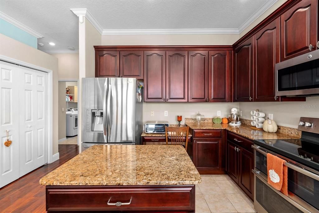 Image 19 of property listing at 3807 DIAMANTE COURT, Ruskin, FL 33573