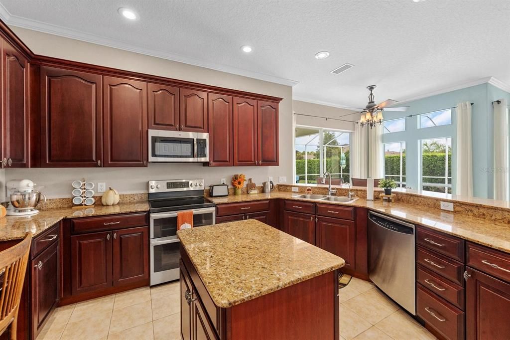 Image 21 of property listing at 3807 DIAMANTE COURT, Ruskin, FL 33573