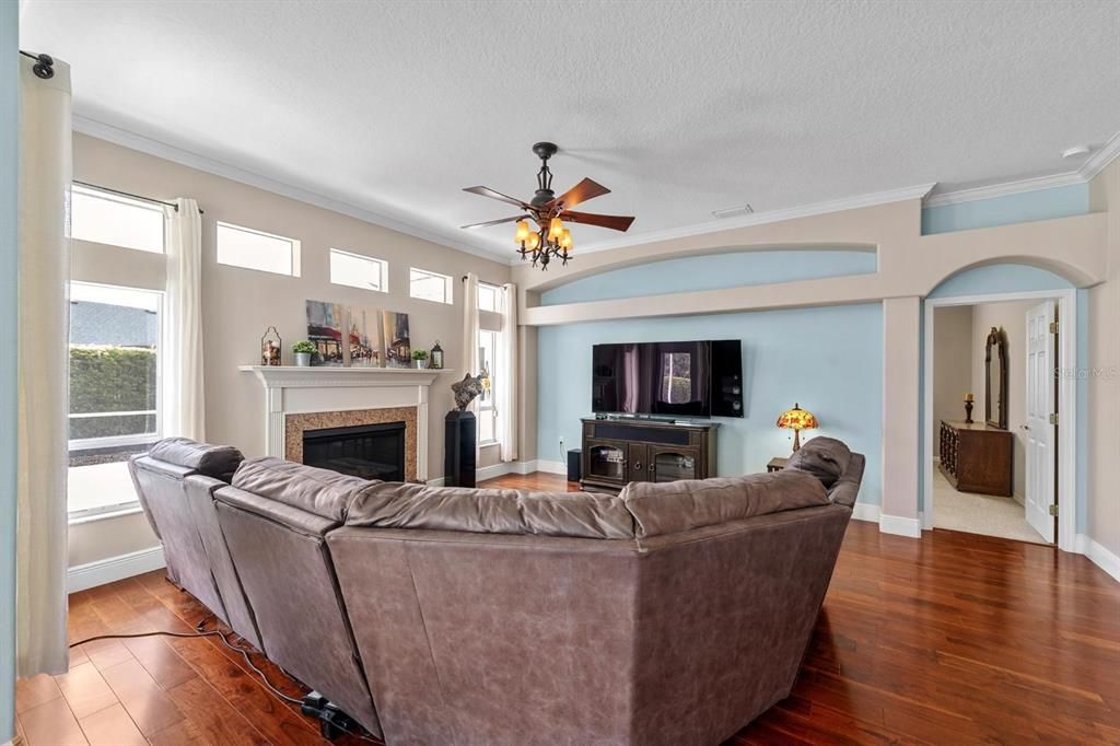 Image 24 of property listing at 3807 DIAMANTE COURT, Ruskin, FL 33573