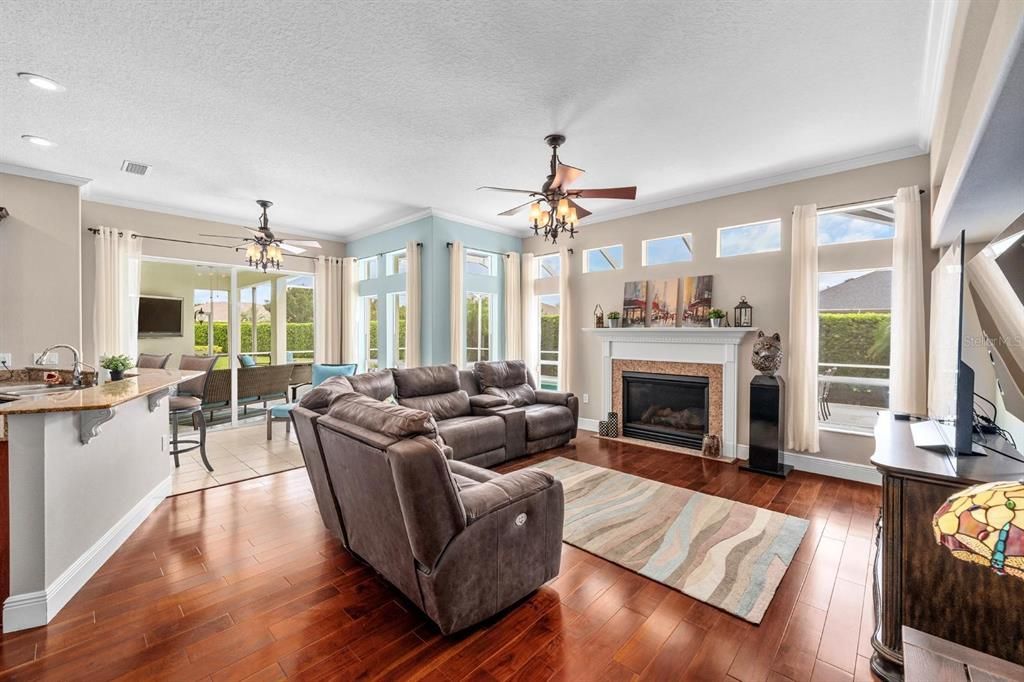 Image 25 of property listing at 3807 DIAMANTE COURT, Ruskin, FL 33573