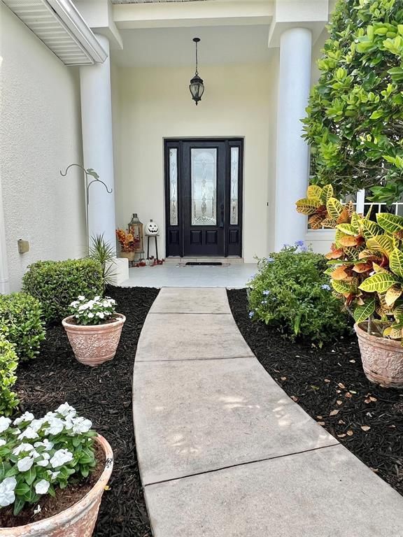 Image 4 of property listing at 3807 DIAMANTE COURT, Ruskin, FL 33573