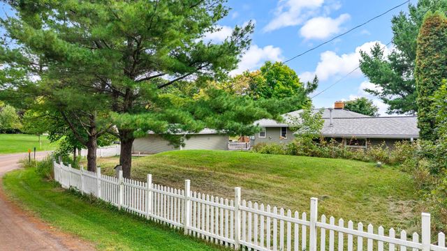 3325 440th Street, Harris, MN 55032