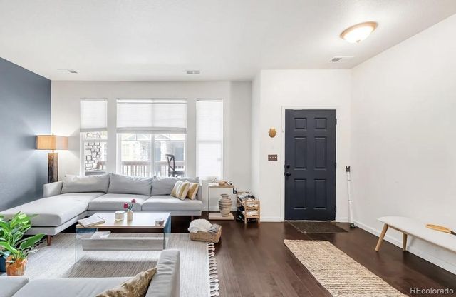 571 S Mobile Place, Aurora, CO 80017