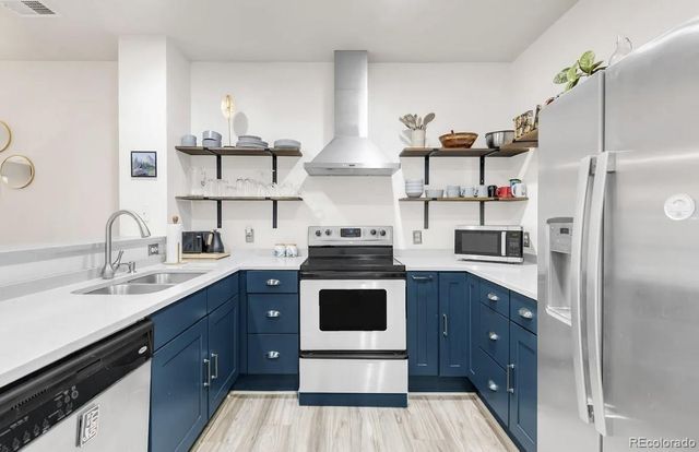 571 S Mobile Place, Aurora, CO 80017