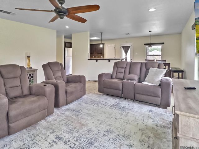 11377 Ashwood Ct, Denham Springs, LA 70726