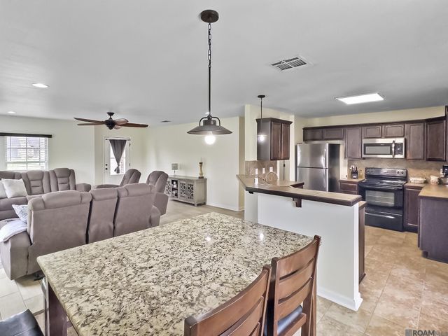 11377 Ashwood Ct, Denham Springs, LA 70726