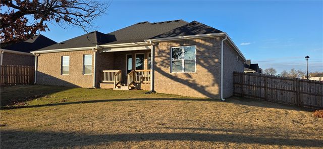 951 E Buchanan Street, Prairie Grove, AR 72753