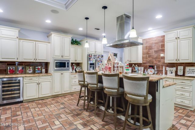 5015 Courthouse Road, Gulfport, MS 39507