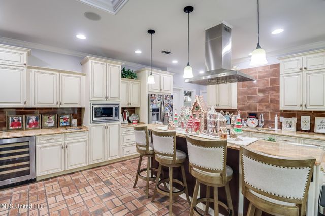 5015 Courthouse Road, Gulfport, MS 39507