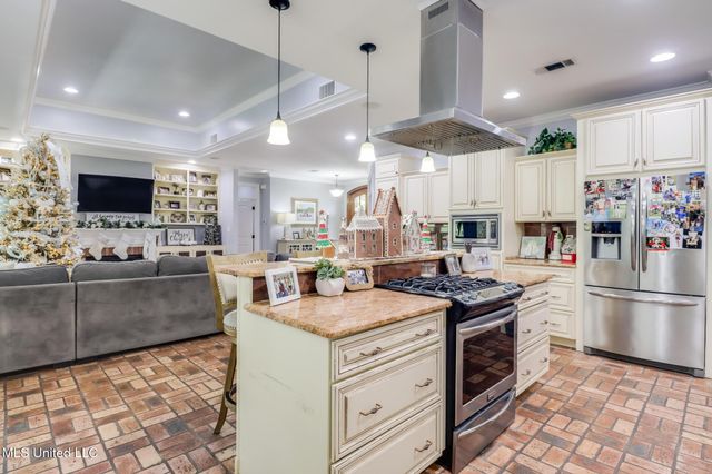 5015 Courthouse Road, Gulfport, MS 39507