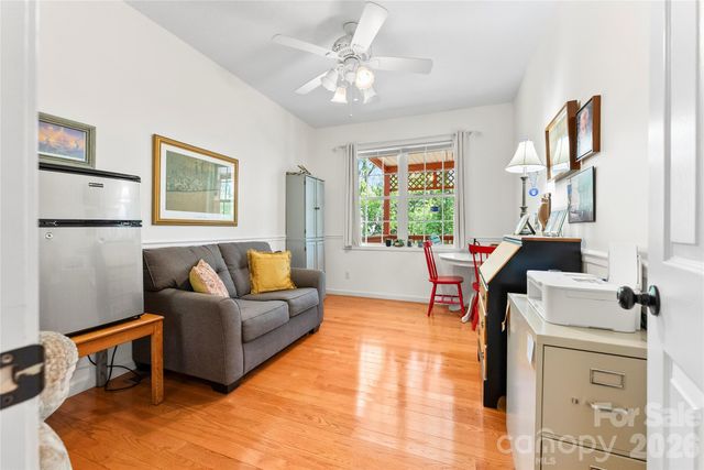 64 Wyoming Road, Asheville, NC 28803