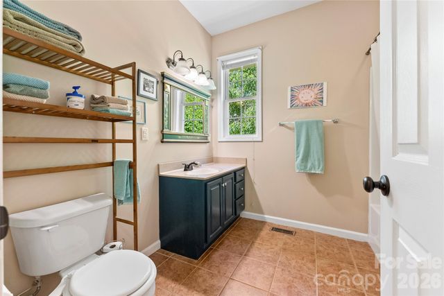 64 Wyoming Road, Asheville, NC 28803