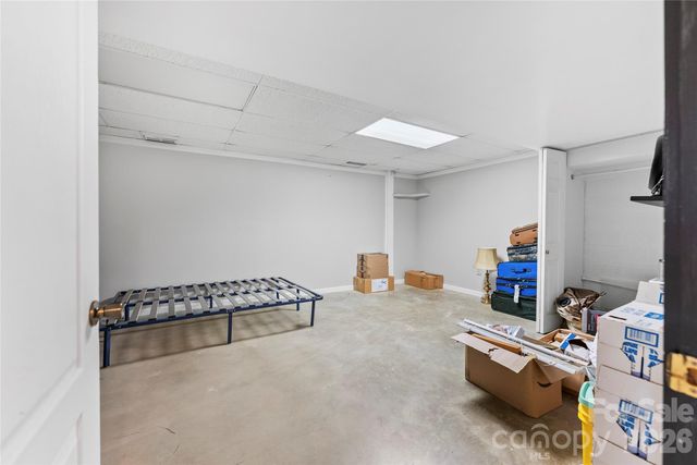64 Wyoming Road, Asheville, NC 28803