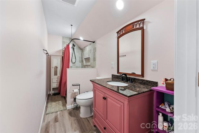 64 Wyoming Road, Asheville, NC 28803