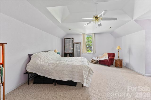 64 Wyoming Road, Asheville, NC 28803