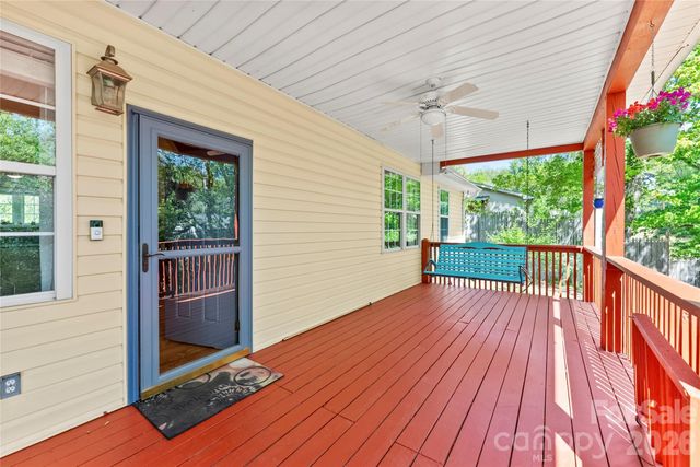 64 Wyoming Road, Asheville, NC 28803