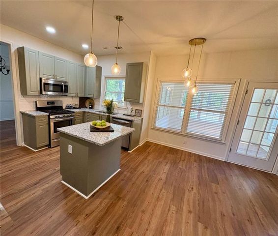 1578 Ridge Point Drive, Lawrenceville, GA 30043