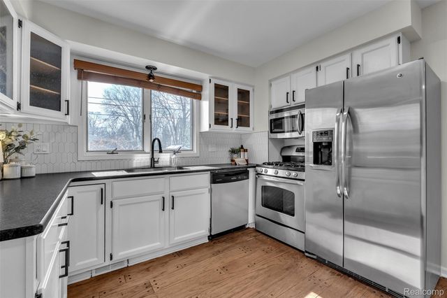 15 Lana Court 7, Mt. Clemens, MI 48043