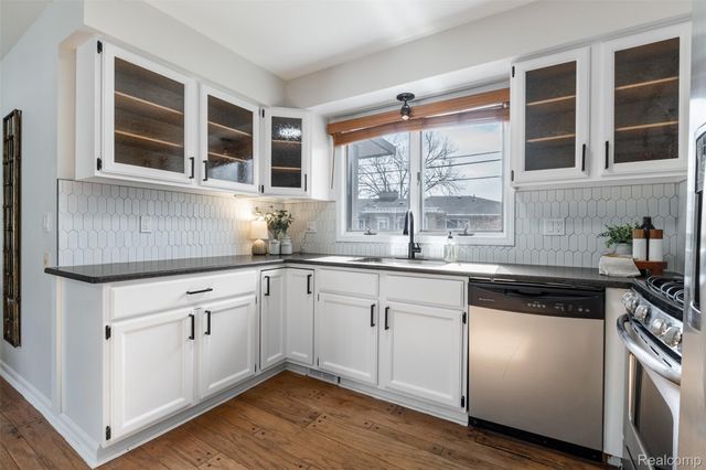 15 Lana Court 7, Mt. Clemens, MI 48043