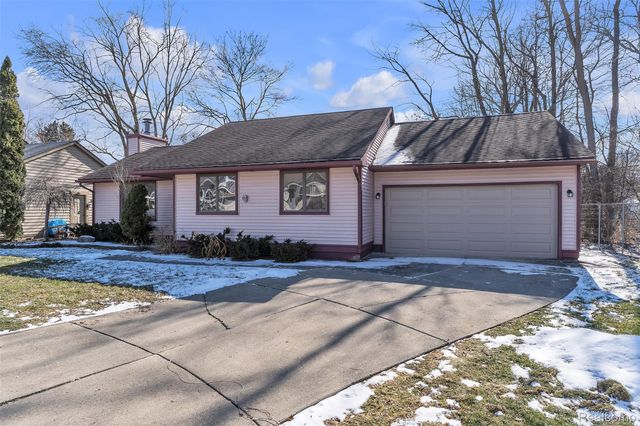 15 Lana Court 7, Mt. Clemens, MI 48043