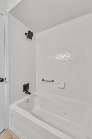 15 Lana Court 7, Mt. Clemens, MI 48043