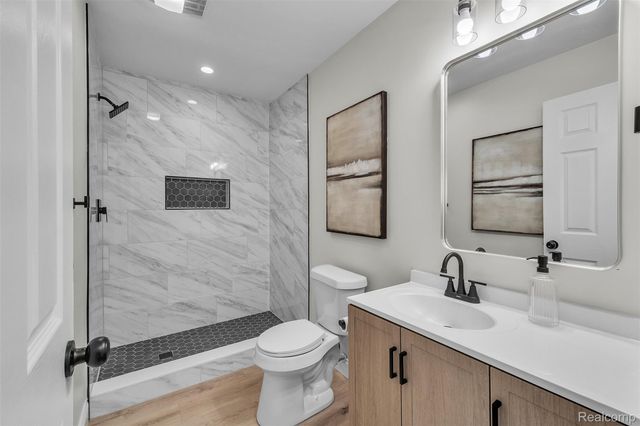 15 Lana Court 7, Mt. Clemens, MI 48043