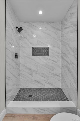 15 Lana Court 7, Mt. Clemens, MI 48043