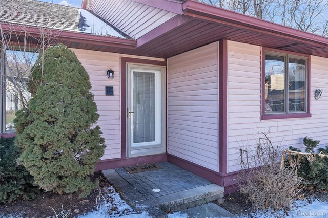 15 Lana Court 7, Mt. Clemens, MI 48043