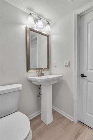 15 Lana Court 7, Mt. Clemens, MI 48043