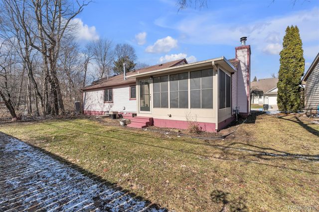 15 Lana Court 7, Mt. Clemens, MI 48043