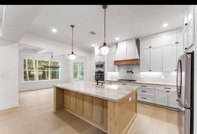 1605 Crown Oaks, Pearland, TX 77581