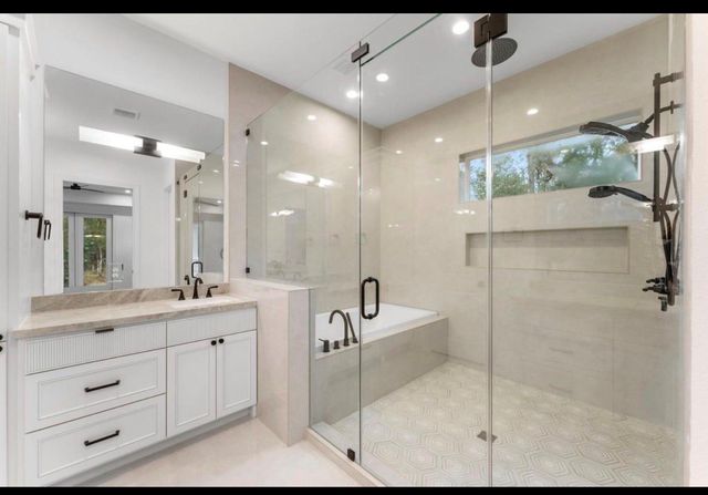 1605 Crown Oaks, Pearland, TX 77581