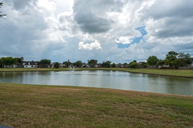 23127 N Waterlake Drive, Richmond, TX 77406