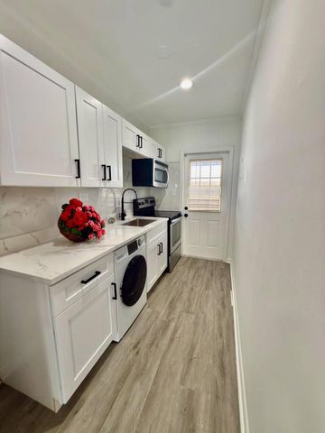1121 NE 2ND Street 203, Fort Lauderdale, FL 33301