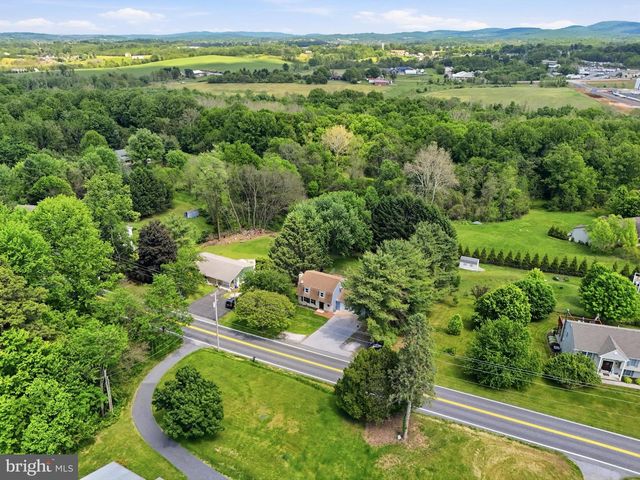 256 CAMP GROUND RD, Dillsburg, PA 17019