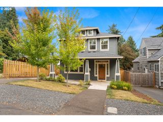 8340 Sw 3RD Ave, Portland, OR 97219