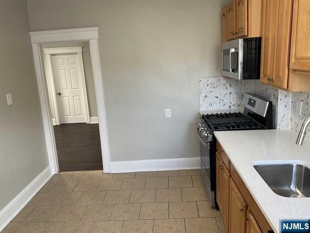 311 5th Street 2, Fairview, NJ 07022