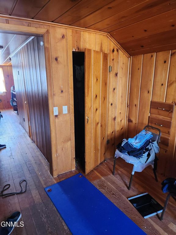 409 B Street S, Glen Ullin, ND 58631 photo 17