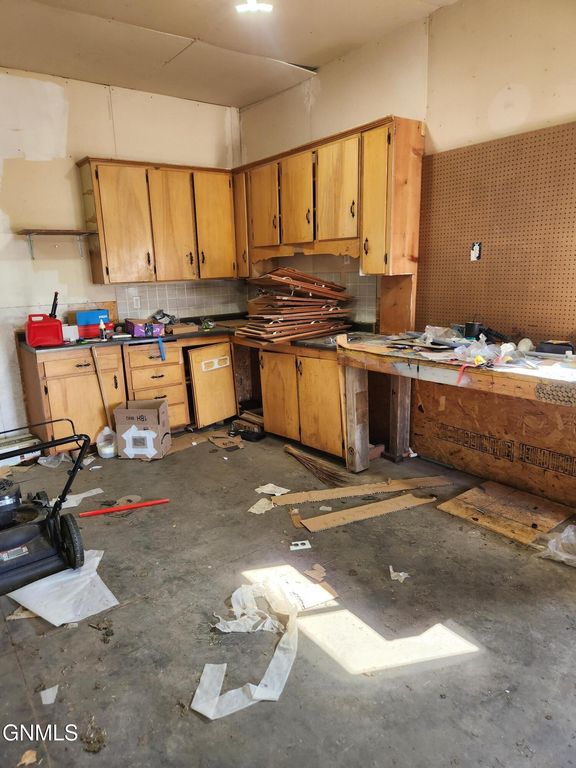 409 B Street S, Glen Ullin, ND 58631 photo 25