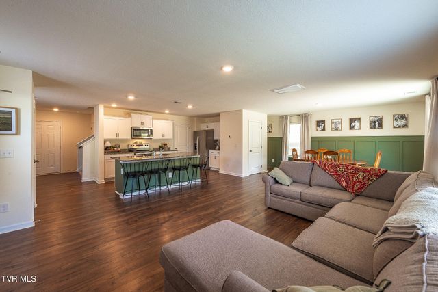 729 Newtons Way, Kingsport, TN 37663